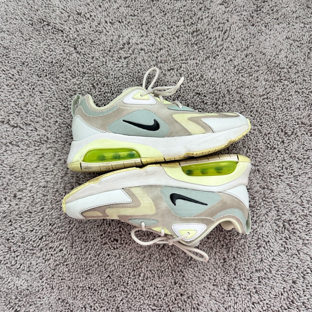 Nike Air Max 200!! 💚